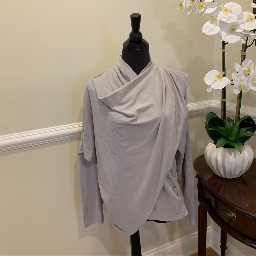 EXCLUSIVE Designer Top - size S